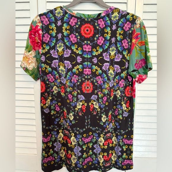 Johnny Was Panya v-neck tee - Picture 4 of 7